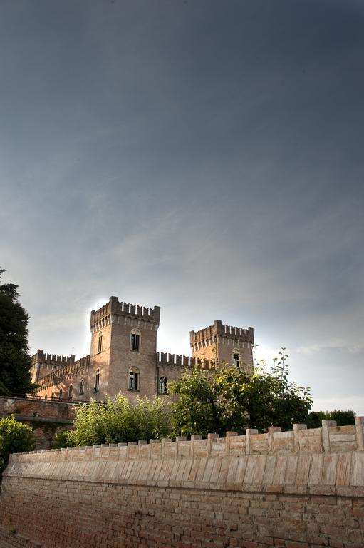 Relais Castello Bevilacqua Exterior photo